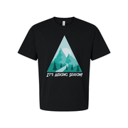 Unisex Hiking Mountain Scene Graphic Tee With Triangular Mountain Design For Outdoor Enthusiasts